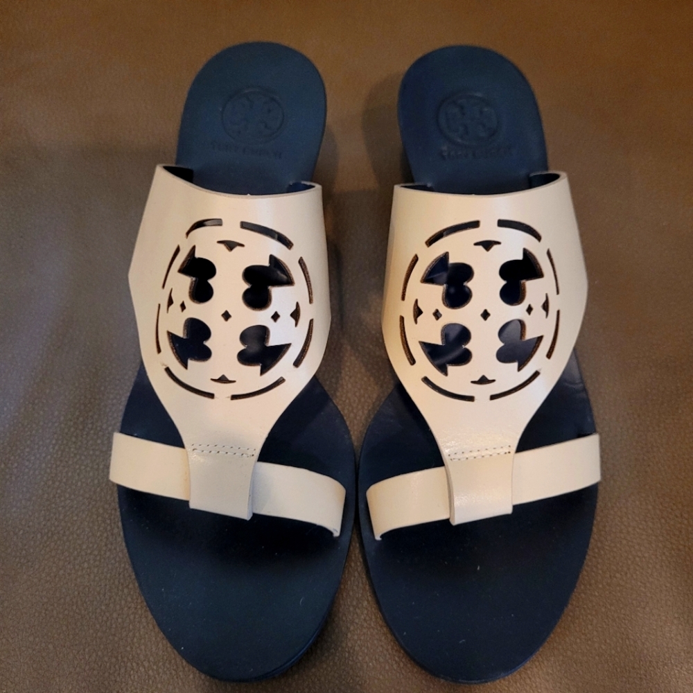 🏷SALE - NWOT Tory Burch Wedge Sandals Brand New